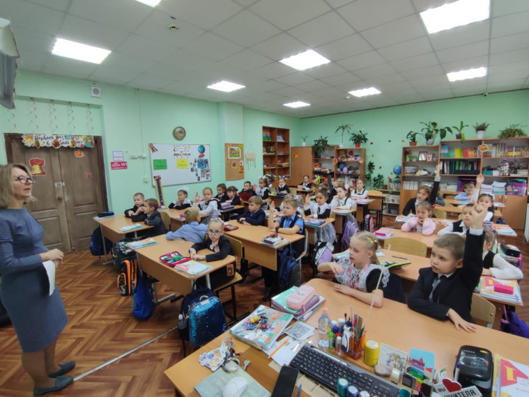 Библиотечный урок "Книгород МОУ "СОШ 100"".